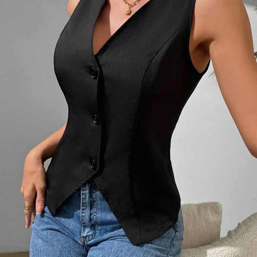 Black Sleeveless V-Neck Button Front Top